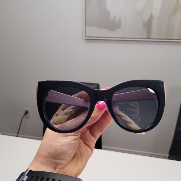 Christian Dior Sunglasses - Picture 5 of 9